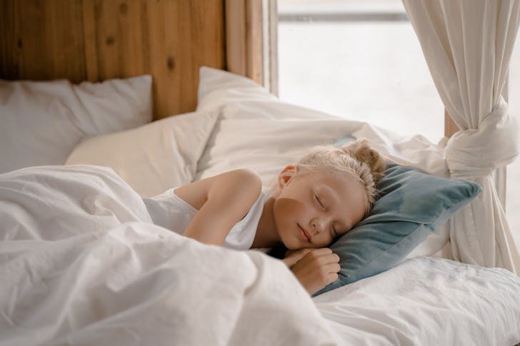 How to teach your child to sleep alone?